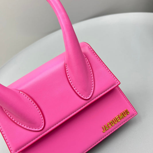 Pronta Entrega – Bolsa Modelo Jacquemus Le Chiquito Moyen