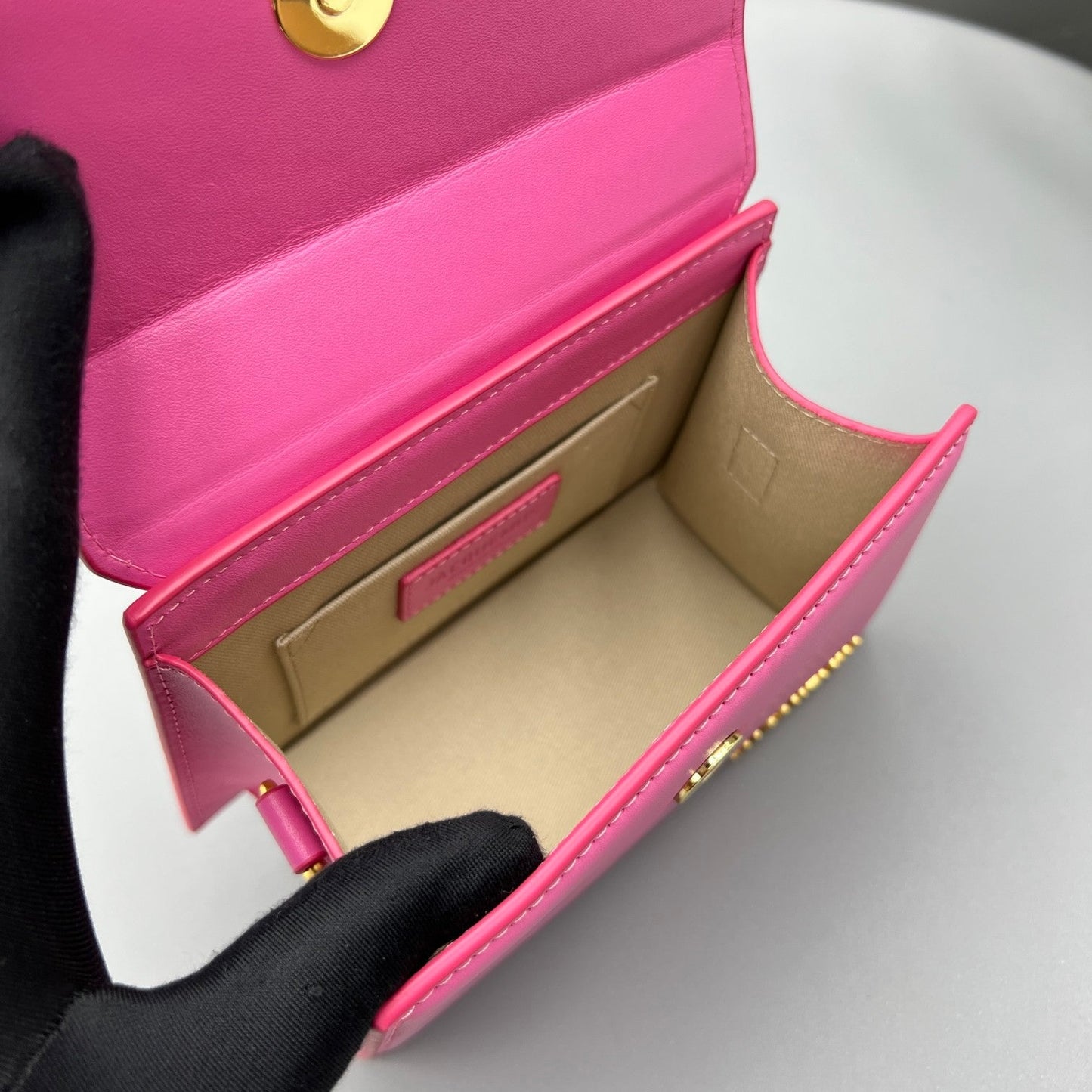 Pronta Entrega – Bolsa Modelo Jacquemus Le Chiquito Moyen