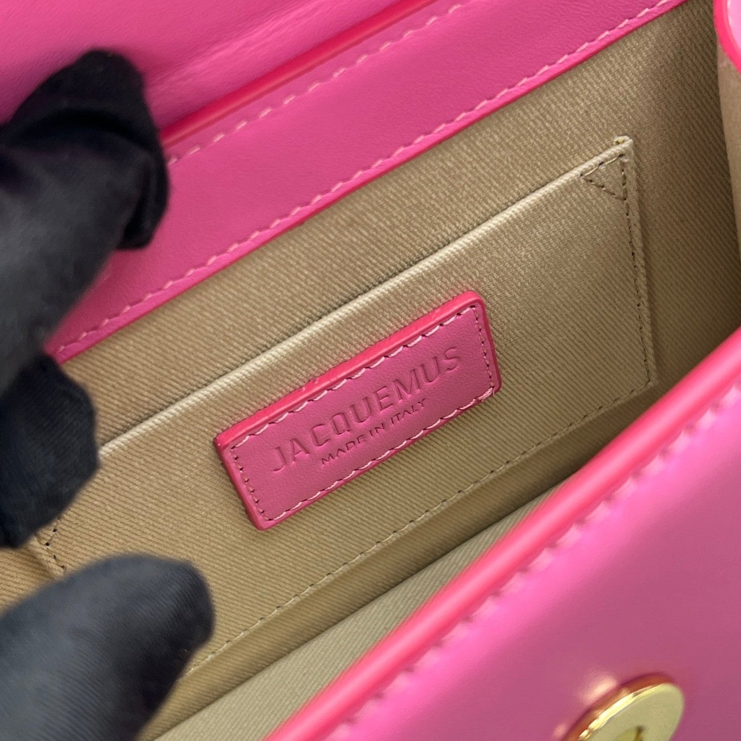 Pronta Entrega – Bolsa Modelo Jacquemus Le Chiquito Moyen