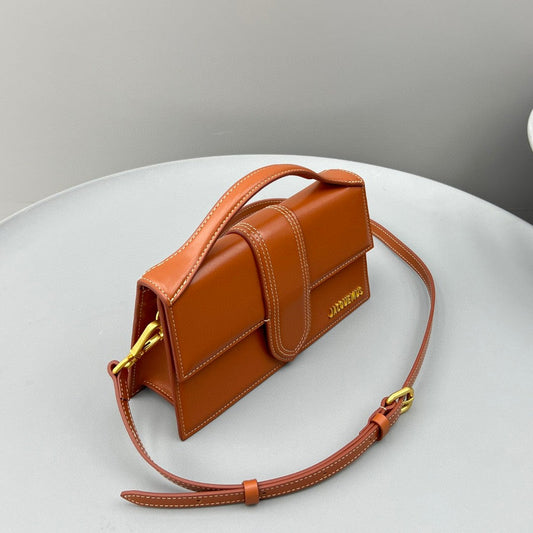 Pronta Entrega – Bolsa Modelo Jacquemus Tote Le Grand Bambino de Couro