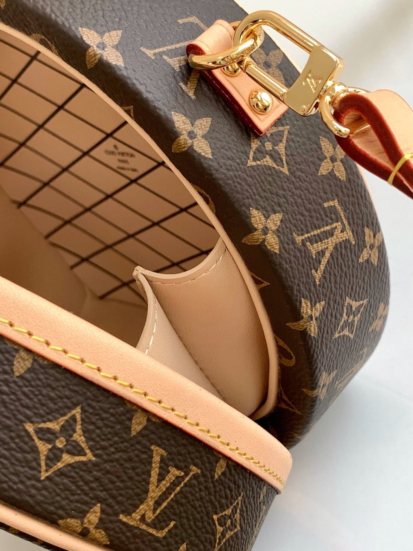 Pronta Entrega – Bolsa Louis Vuitton Petite Boite Chapeau