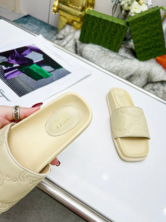 Pronta Entrega – Slide Modelo Gucci GG matelassê de Couro