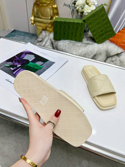 Pronta Entrega – Slide Modelo Gucci GG matelassê de Couro