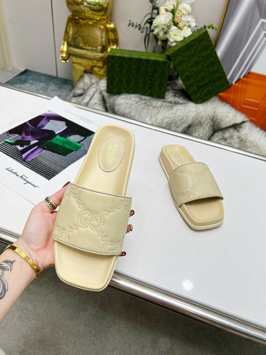 Pronta Entrega – Slide Modelo Gucci GG matelassê de Couro