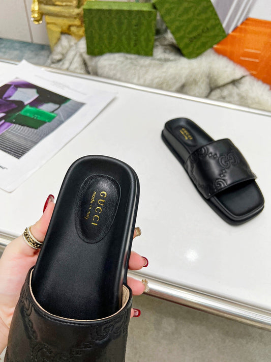 Pronta Entrega – Slide Modelo Gucci GG matelassê de Couro