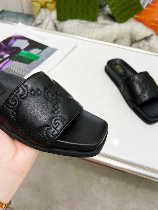 Pronta Entrega – Slide Modelo Gucci GG matelassê de Couro