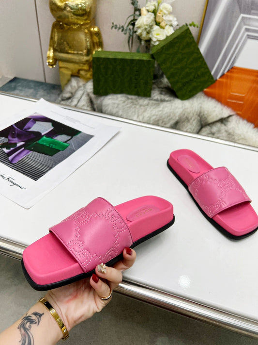 Pronta Entrega – Slide Modelo Gucci GG matelassê de Couro