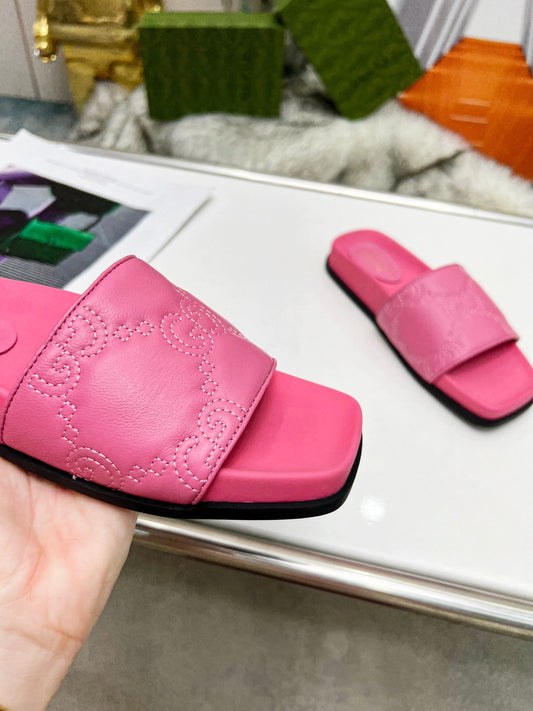 Pronta Entrega – Slide Modelo Gucci GG matelassê de Couro