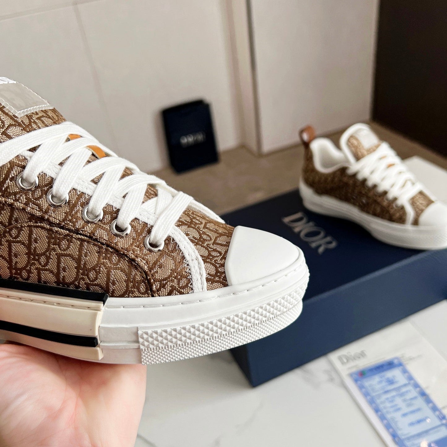 Pronta Entrega – Tênis Modelo Dior