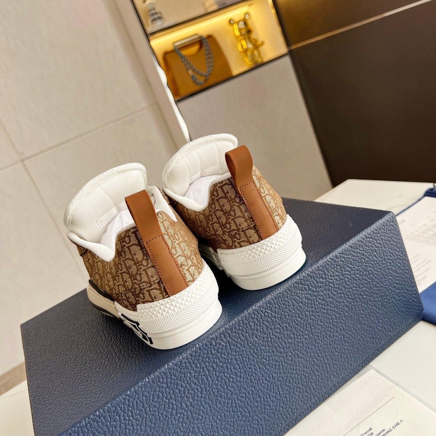 Pronta Entrega – Tênis Modelo Dior