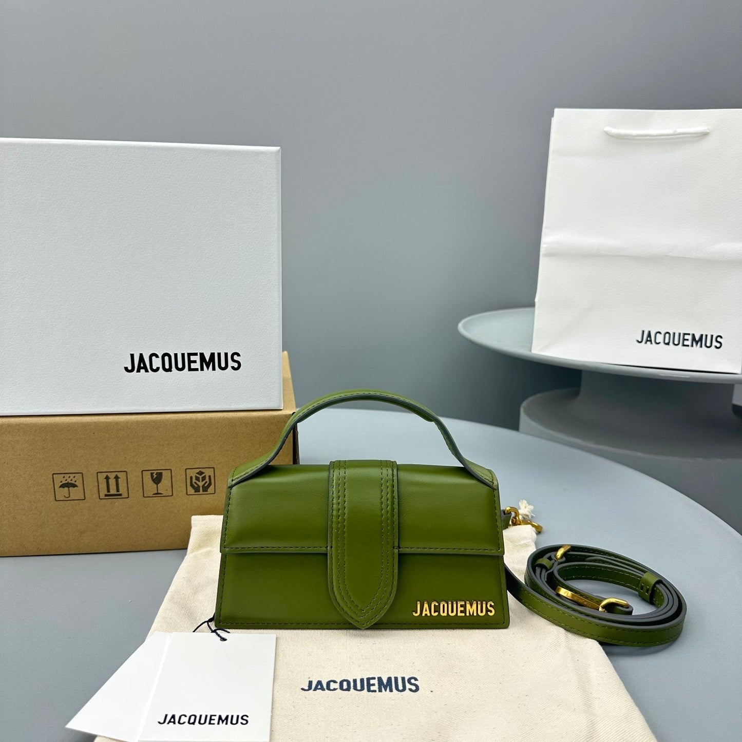 Pronta Entrega – Bolsa Modelo Jacquemus Tote Le Bambino de Couro