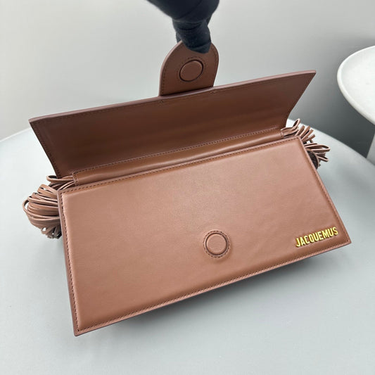 Pronta Entrega – Bolsa Modelo Jacquemus Le Bambino Long Ficiu