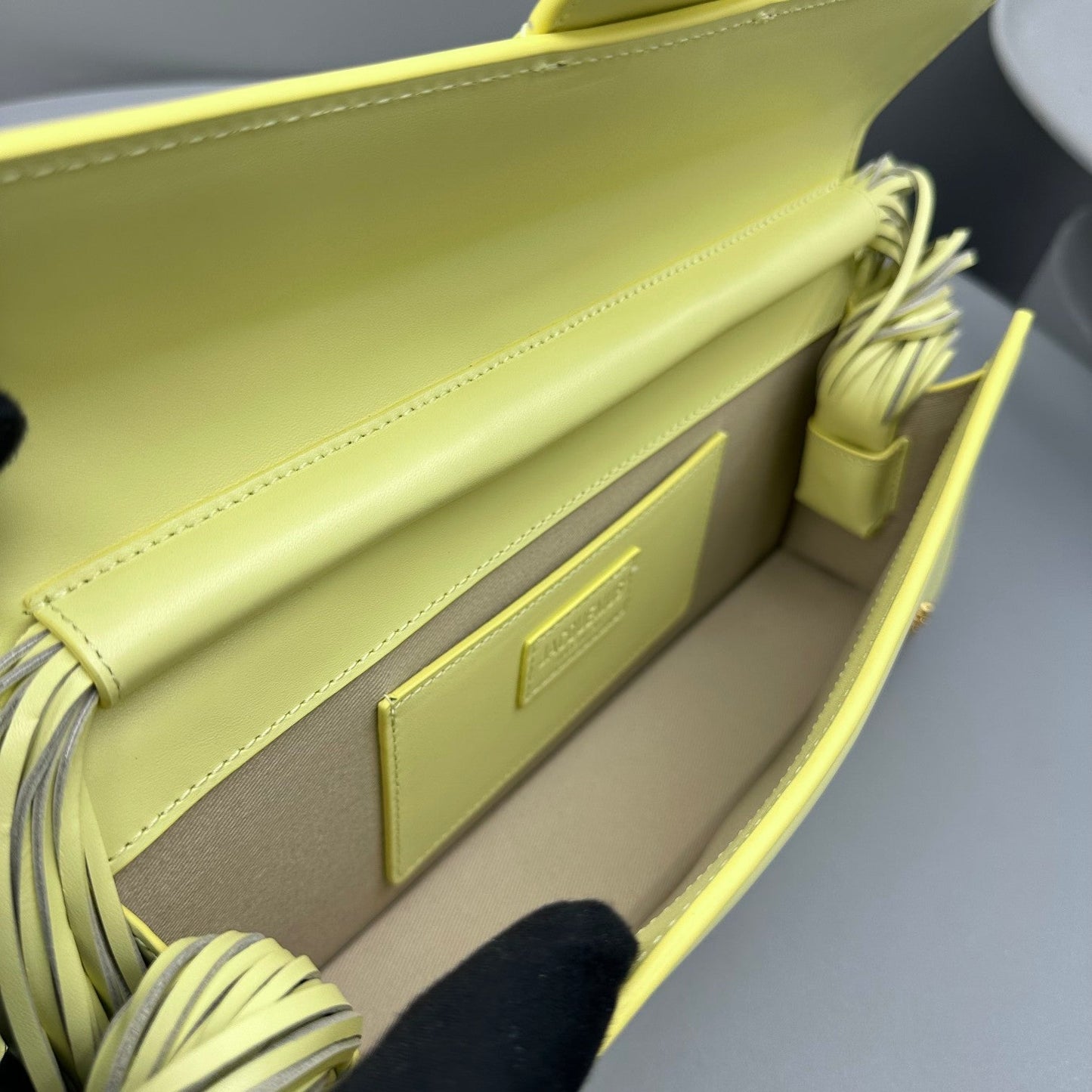 Pronta Entrega – Bolsa Modelo Jacquemus Le Bambino Long Ficiu