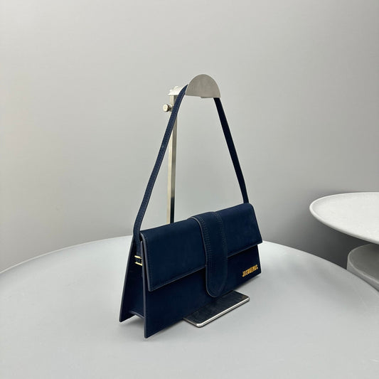 Pronta Entrega – Bolsa Modelo Jacquemus Le Bambino Long Nobuck