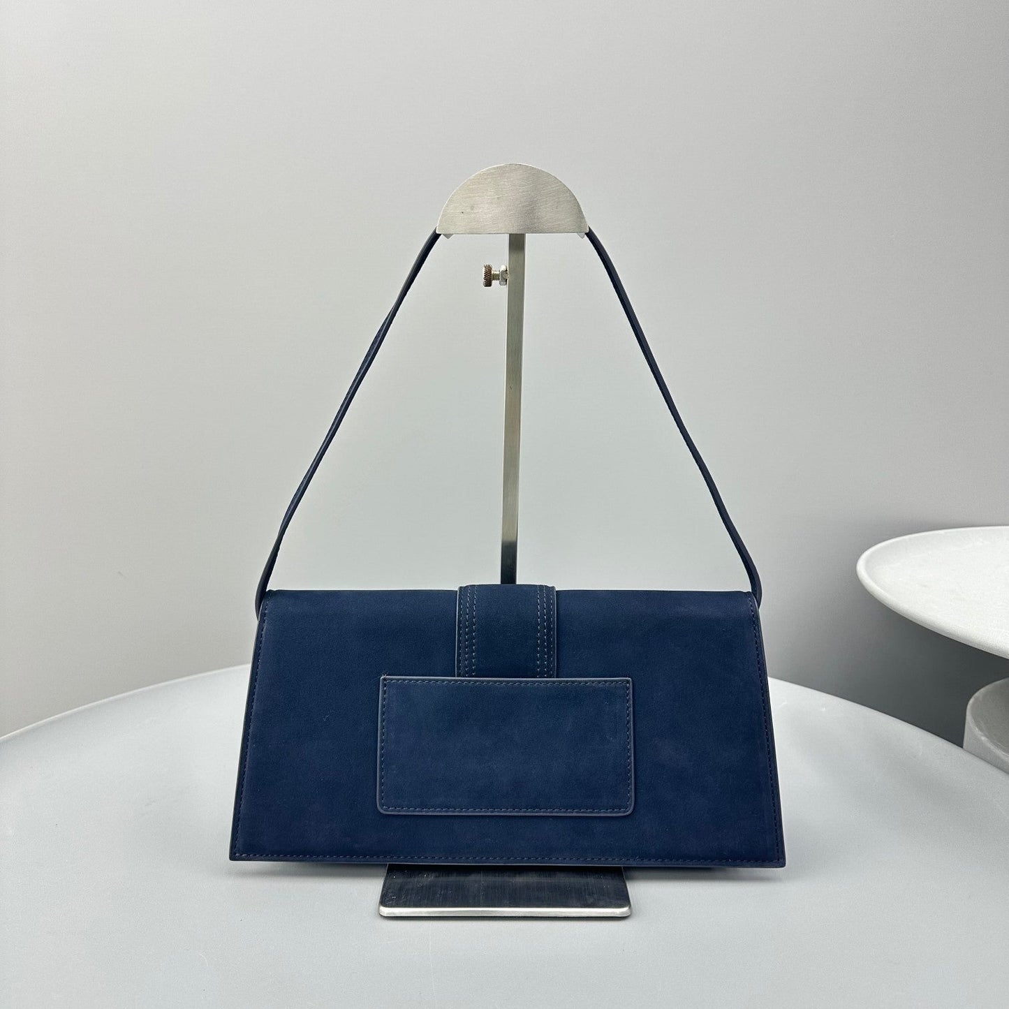 Pronta Entrega – Bolsa Modelo Jacquemus Le Bambino Long Nobuck