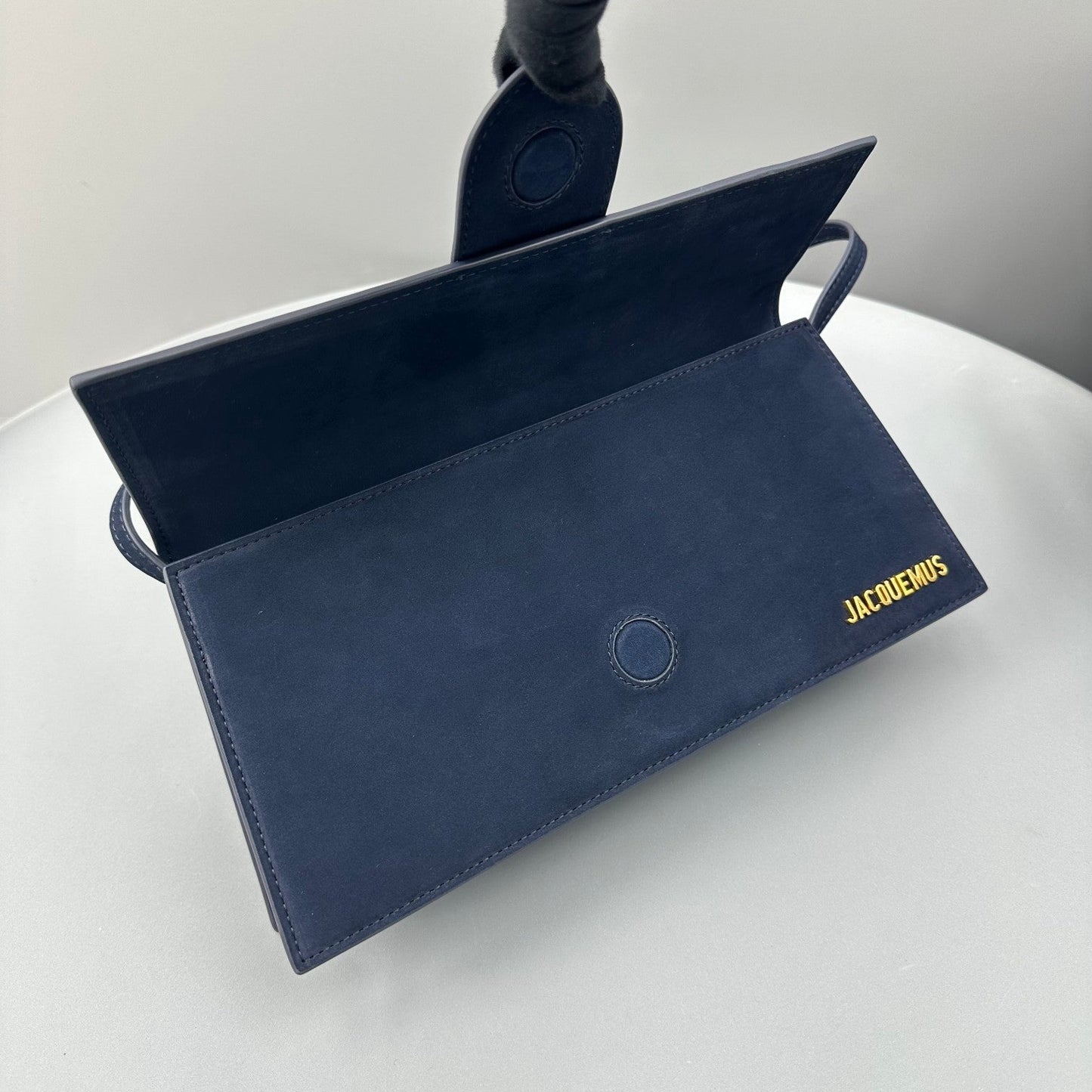 Pronta Entrega – Bolsa Modelo Jacquemus Le Bambino Long Nobuck