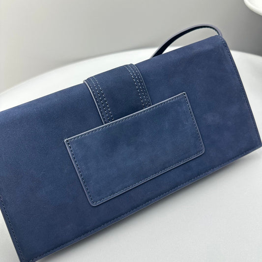 Pronta Entrega – Bolsa Modelo Jacquemus Le Bambino Long Nobuck