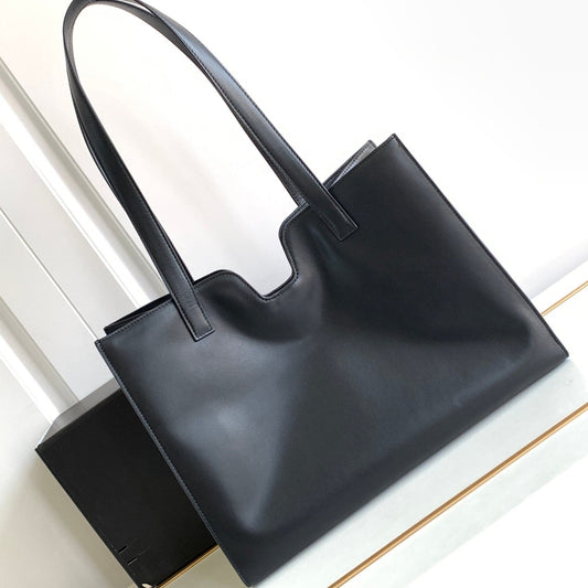 Pronta Entrega – PRONTA-ENTREGA – Bolsa Modelo Celine Cabas 16