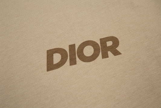 Pronta Entrega – Camiseta Modelo Dior Bege