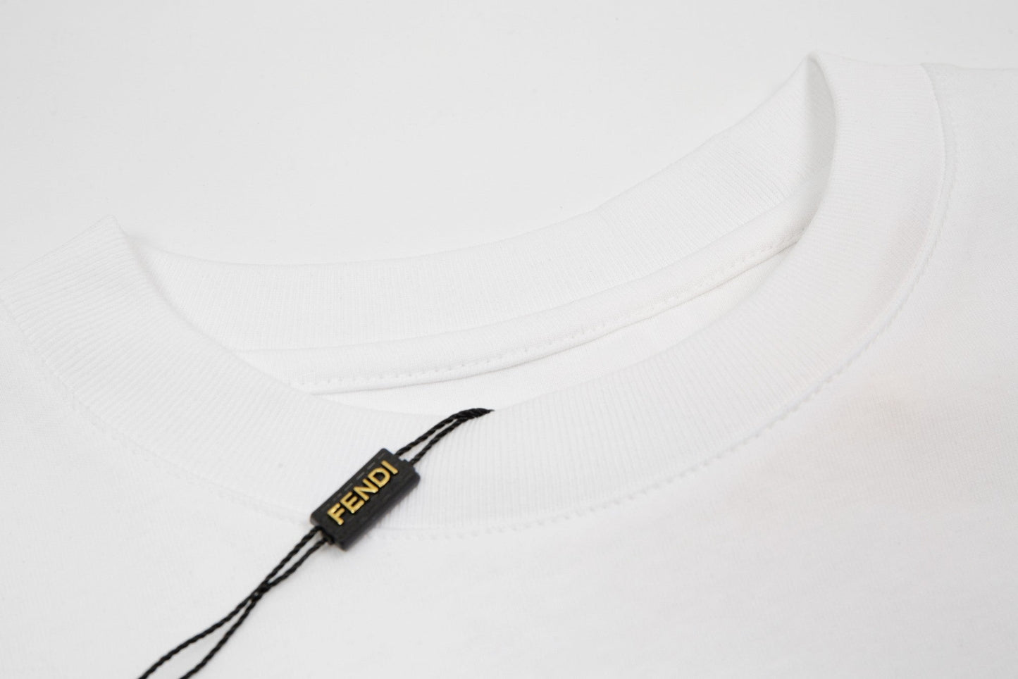Pronta Entrega – Camiseta Modelo Fendi