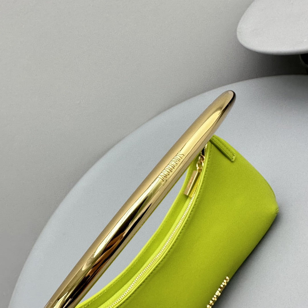 Pronta Entrega – Bolsa Modelo Jacquemus Le Bisou Mousqueton