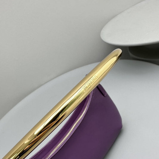Pronta Entrega – Bolsa Modelo Jacquemus Le Bisou Mousqueton