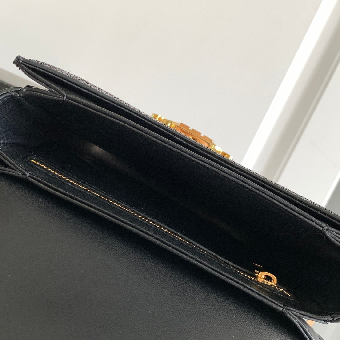 Pronta Entrega – PRONTA-ENTREGA – Bolsa Modelo Celine Besace