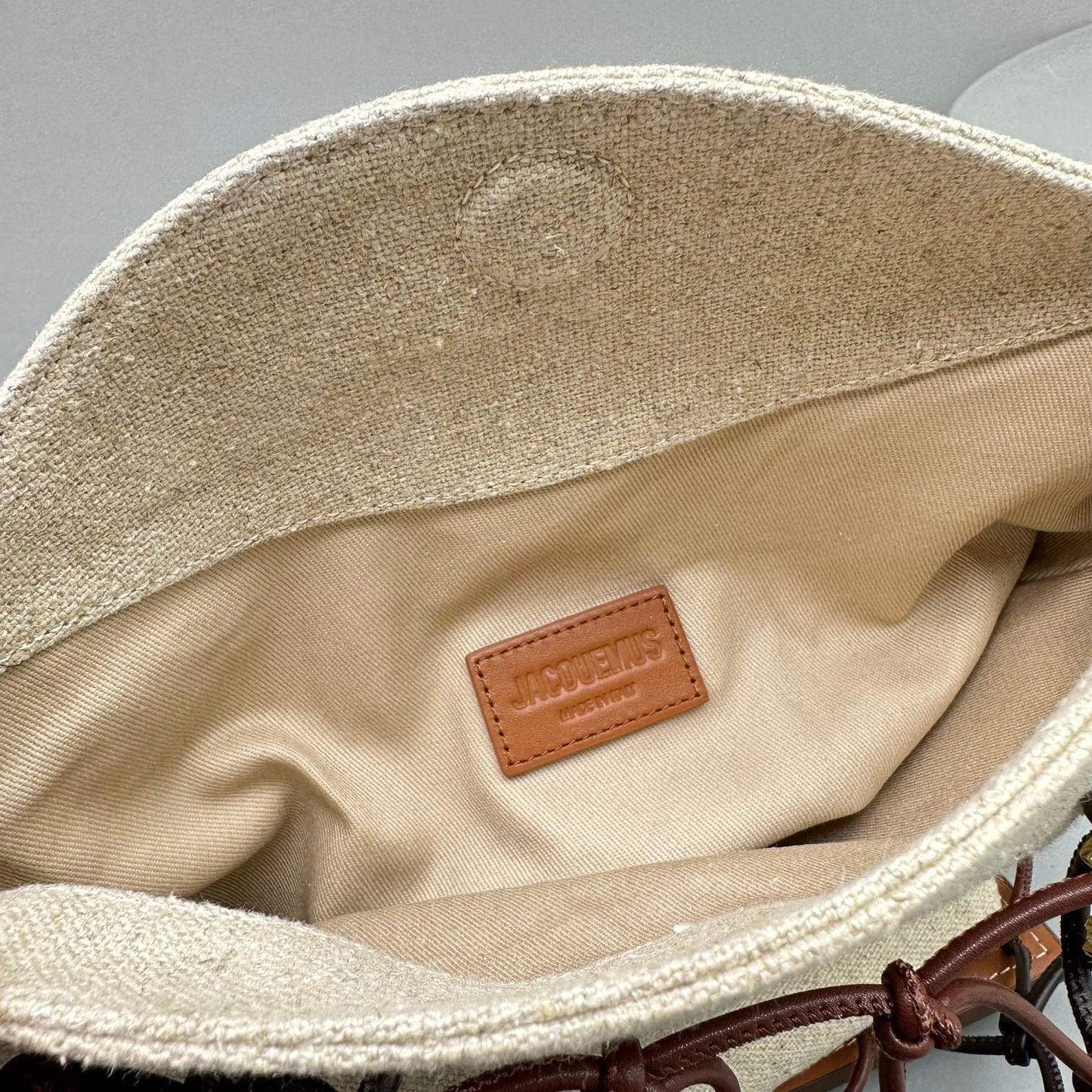 Pronta Entrega – Bolsa Modelo Jacquemus Le Petit Filet Pralu