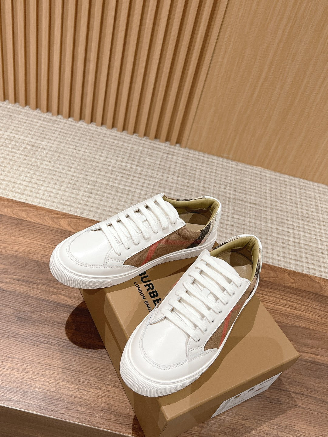Pronta Entrega – Sneaker Modelo Burberry