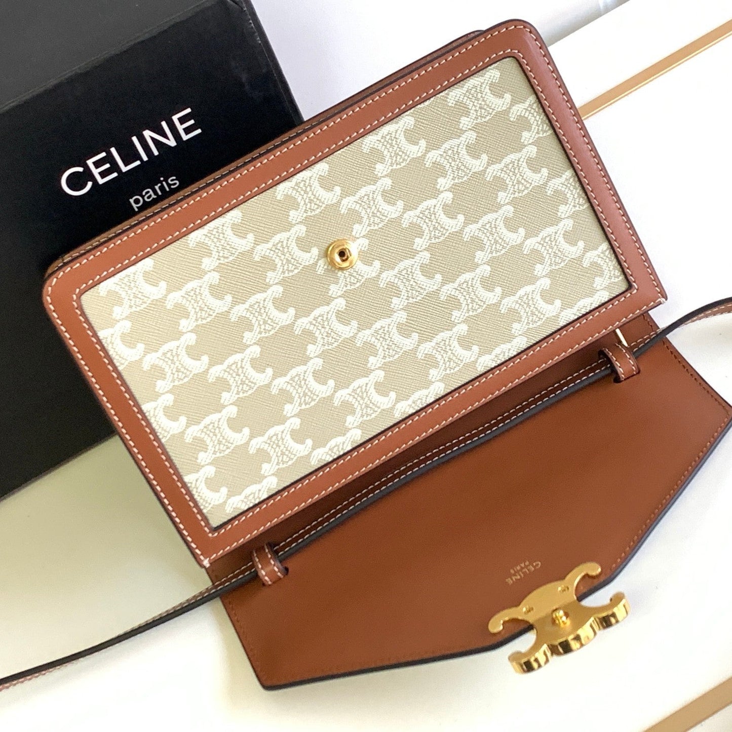 Pronta Entrega – PRONTA-ENTREGA – Bolsa Modelo Celine Envelope Triomphe