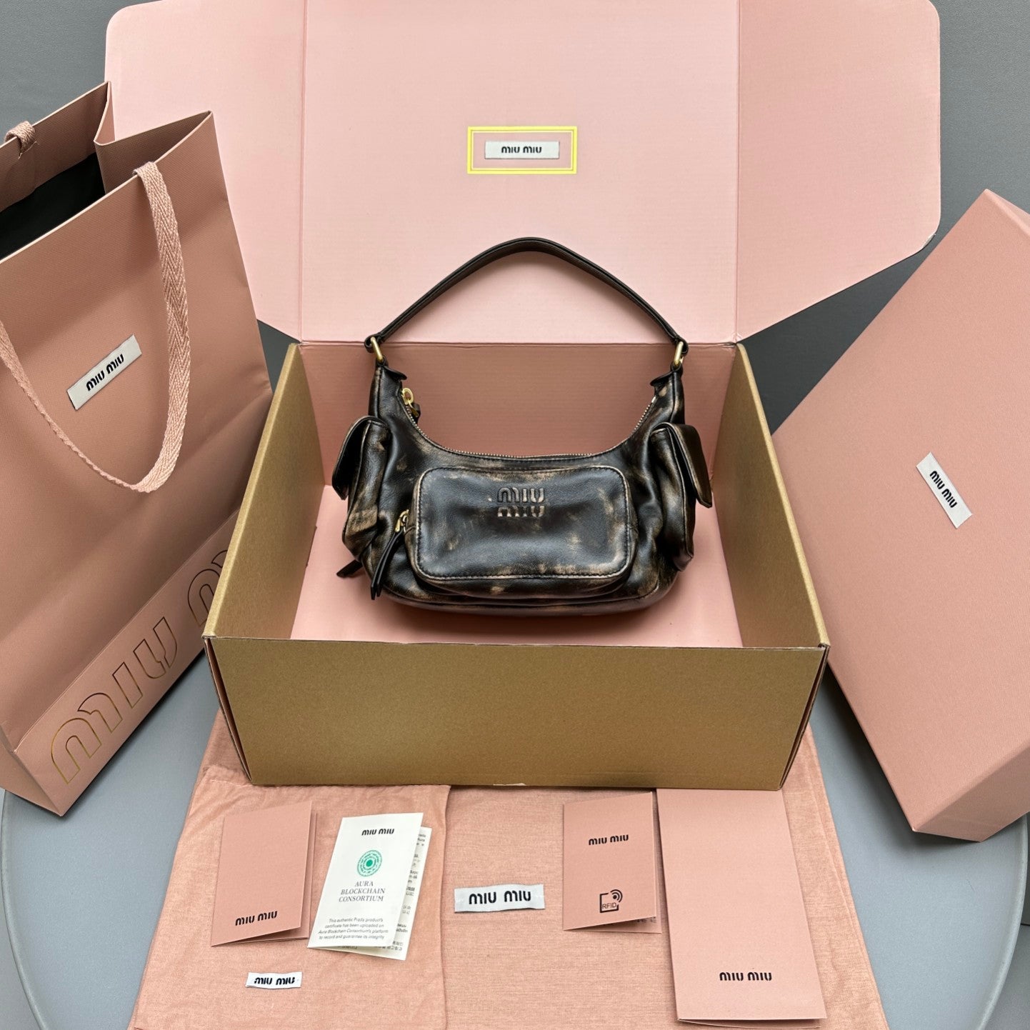 Pronta Entrega – Bolsa Miu Miu Pocket em Couro Napa
