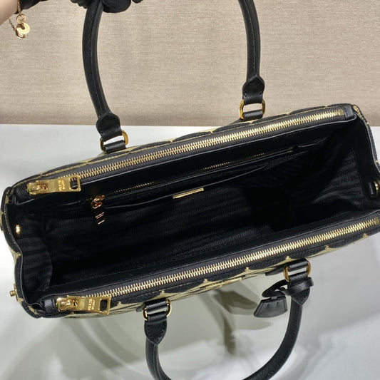Pronta Entrega – Bolsa Modelo Prada Galleria Grande em Tecido Bordado