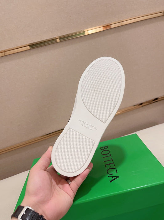 Pronta Entrega – Tênis Modelo Bottega Veneta Slip On
