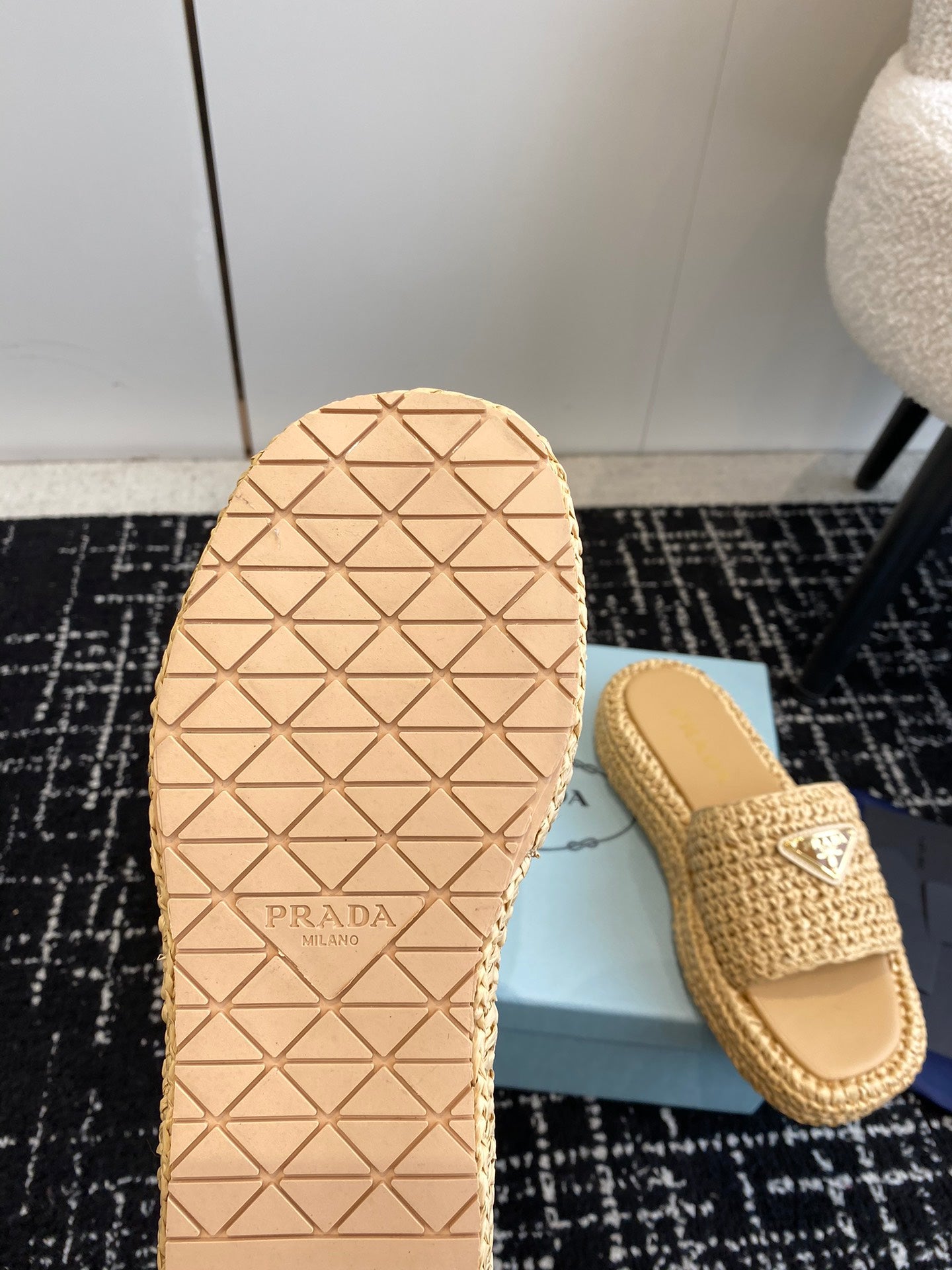 Pronta Entrega – Sandália Prada Flatform em Crochê