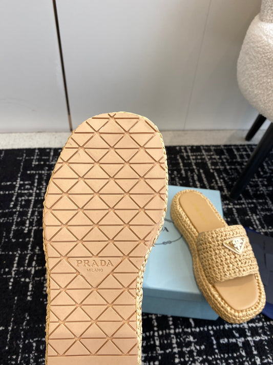 Pronta Entrega – Sandália Prada Flatform em Crochê