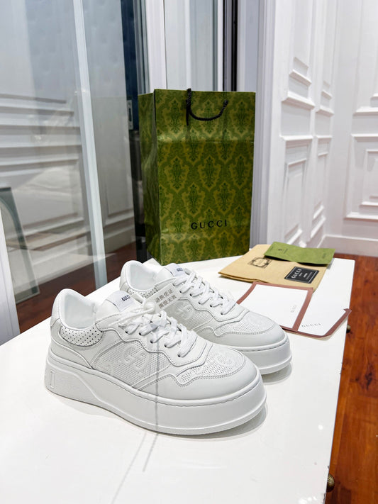 Pronta Entrega – Sneaker Gucci GG em Relevo