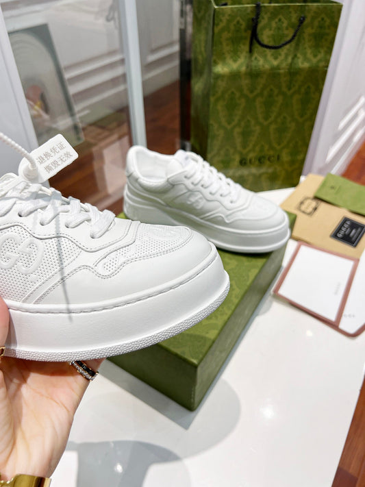 Pronta Entrega – Sneaker Gucci GG em Relevo