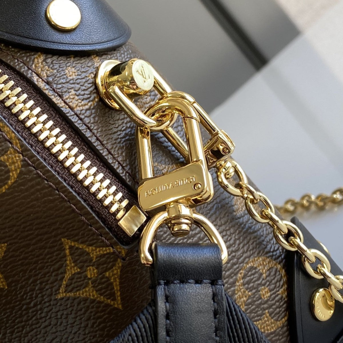 Pronta Entrega – Bolsa Modelo Louis Vuitton Petite Malle Souple Monogram Preto e Bege