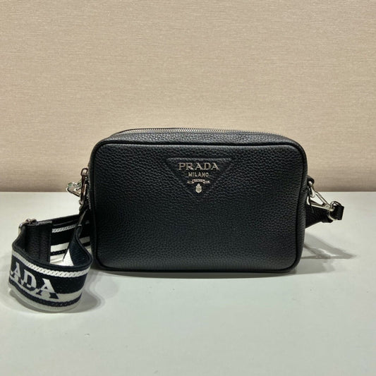 Pronta Entrega – Bolsa Modelo Prada em Couro com Alça de Ombro