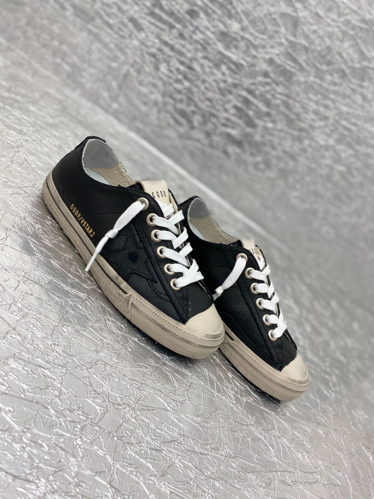 Pronta Entrega – Tênis Modelo Golden Goose V-Star