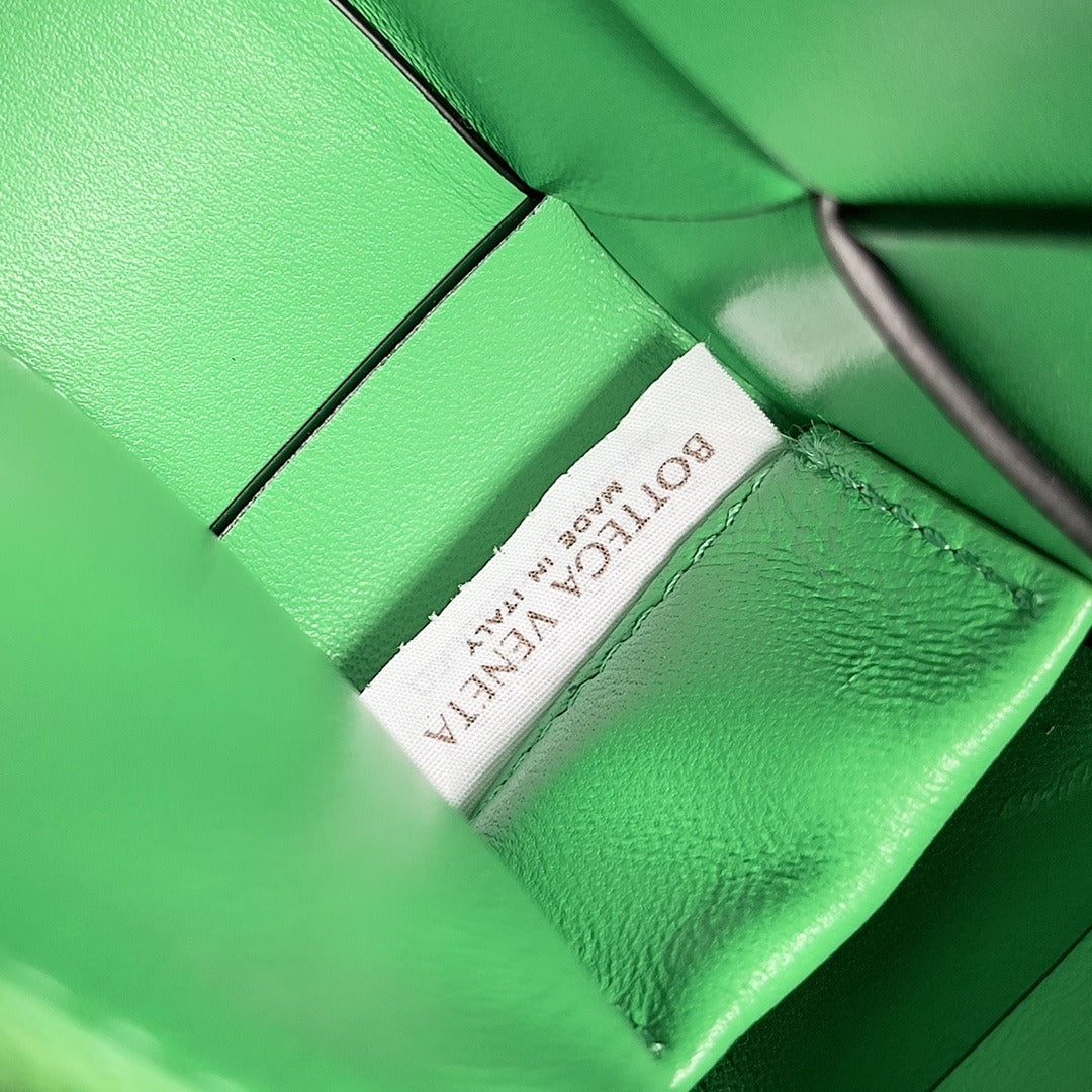 Pronta Entrega – Bolsa Modelo Bottega Cassete Transversal
