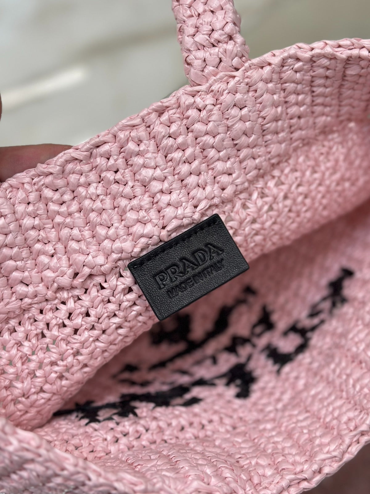 Pronta Entrega – PRONTA-ENTREGA – Bolsa Modelo Prada Tote Pequena de Ráfia