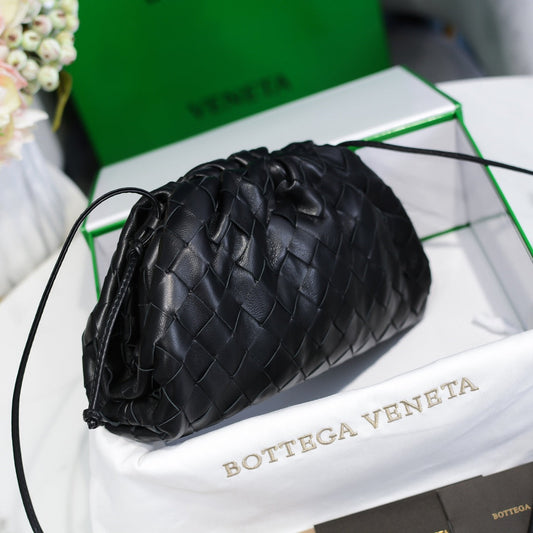 Pronta Entrega – PRONTA-ENTREGA – Bolsa Modelo Mini Pouch Bottega Veneta