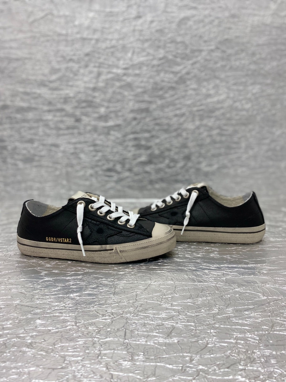 Pronta Entrega – Tênis Modelo Golden Goose V-Star