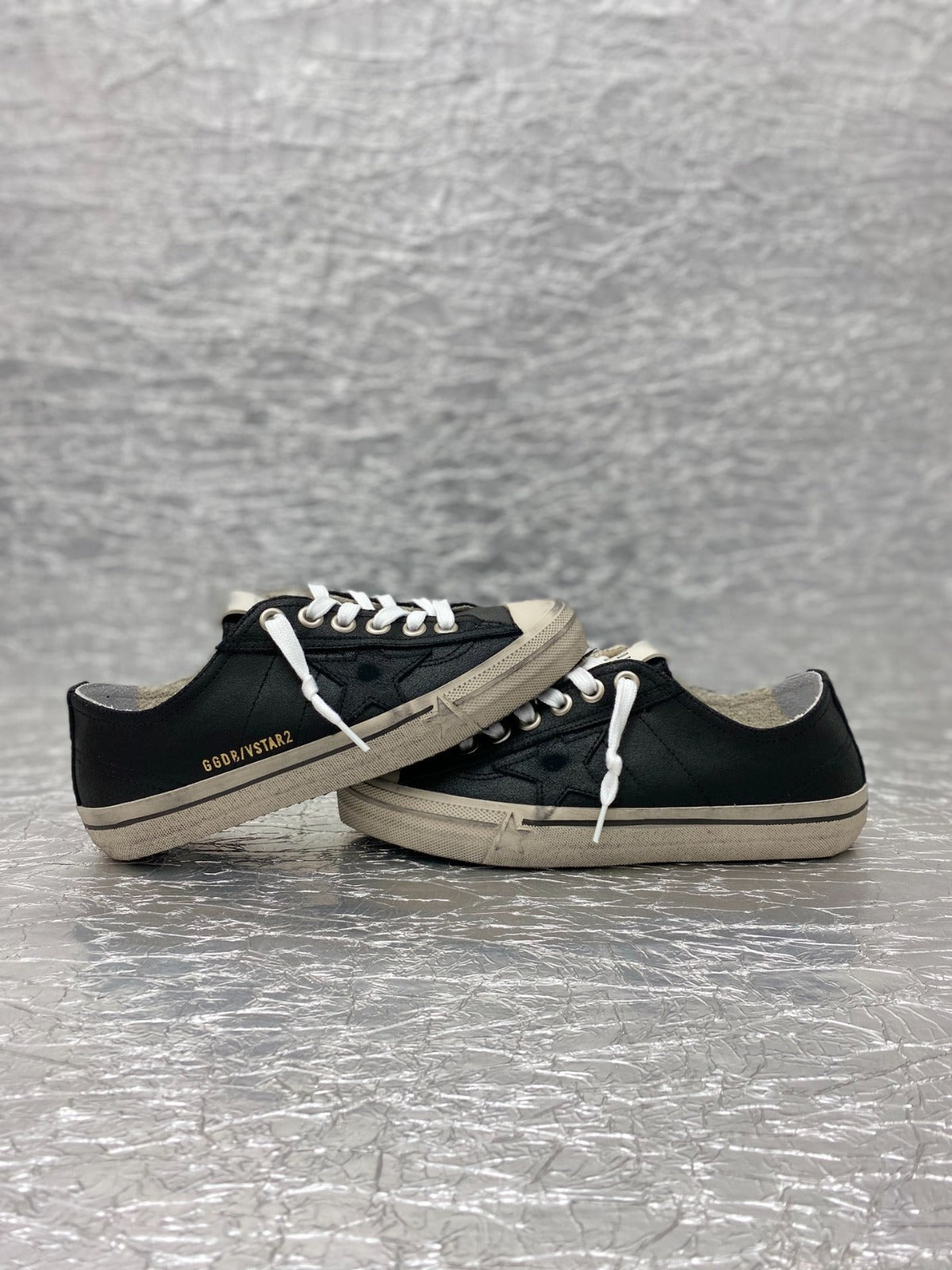 Pronta Entrega – Tênis Modelo Golden Goose V-Star