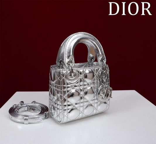 Pronta Entrega – Bolsa Lady Dior Míni Metálico Prata