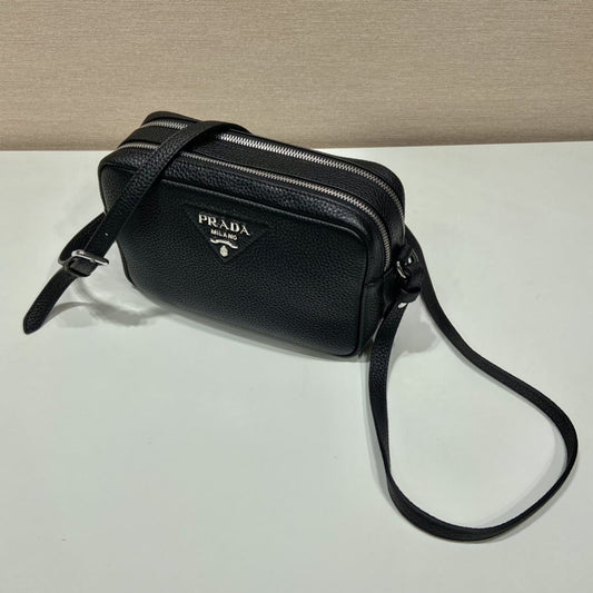 Pronta Entrega – Bolsa Modelo Prada em Couro com Alça de Ombro