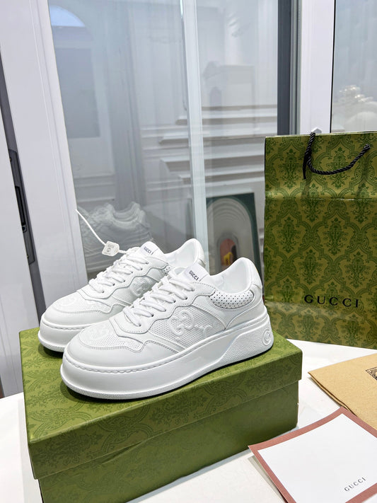 Pronta Entrega – Sneaker Gucci GG em Relevo