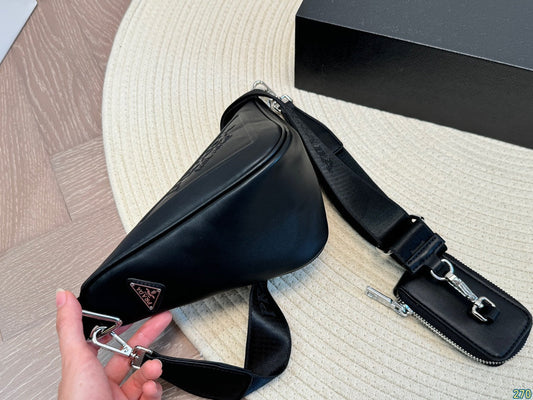 Pronta Entrega – Bolsa Modelo Prada Tiracolo com Placa de Logo
