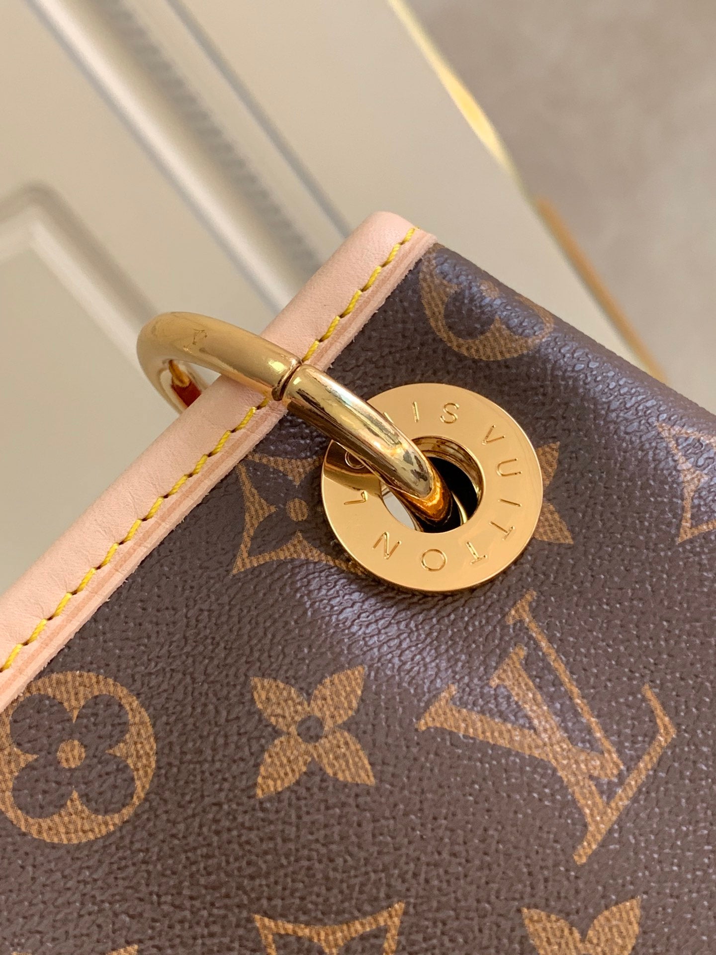 Pronta Entrega – Bolsa Louis Vuitton Artsy Monograma MM